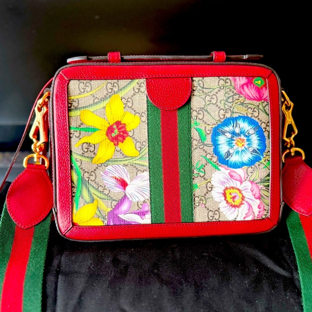 Gucci Red Crossbody Bag with Floral Design